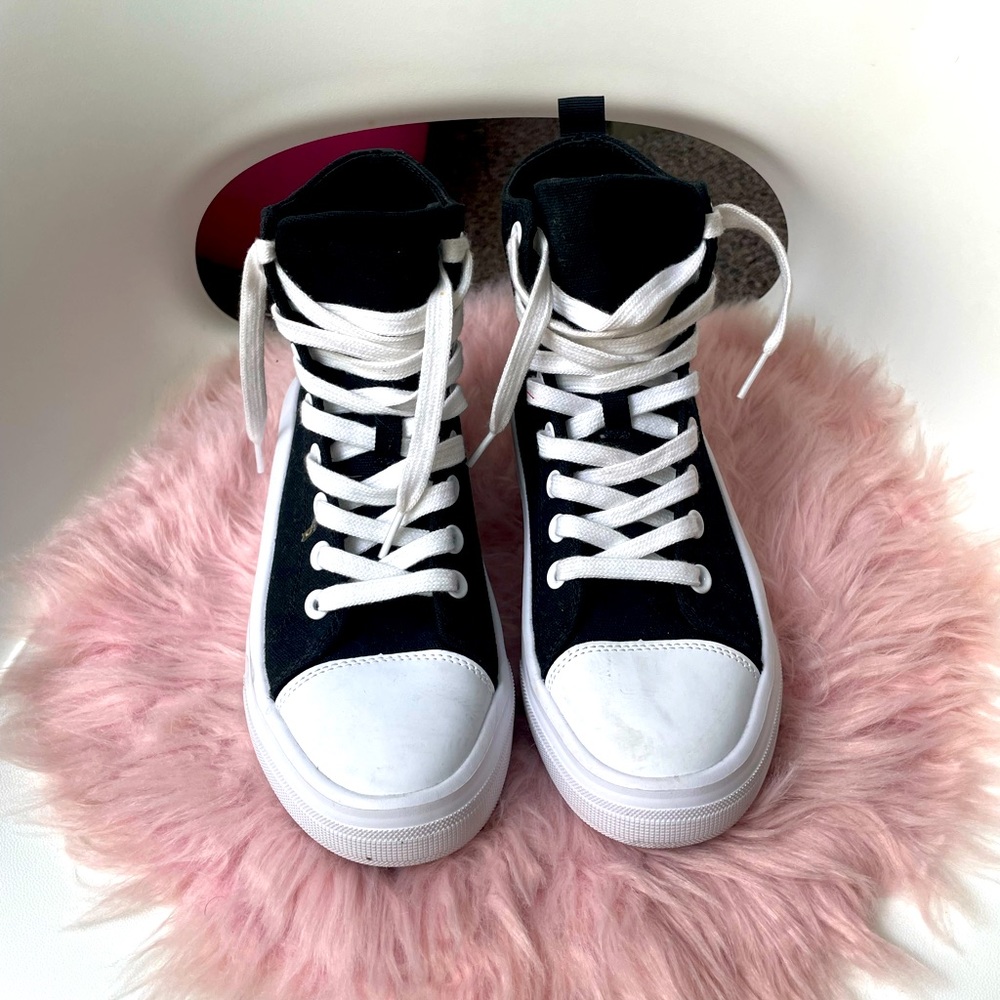 Rick Owen style high stops . Woman’s size 8.5